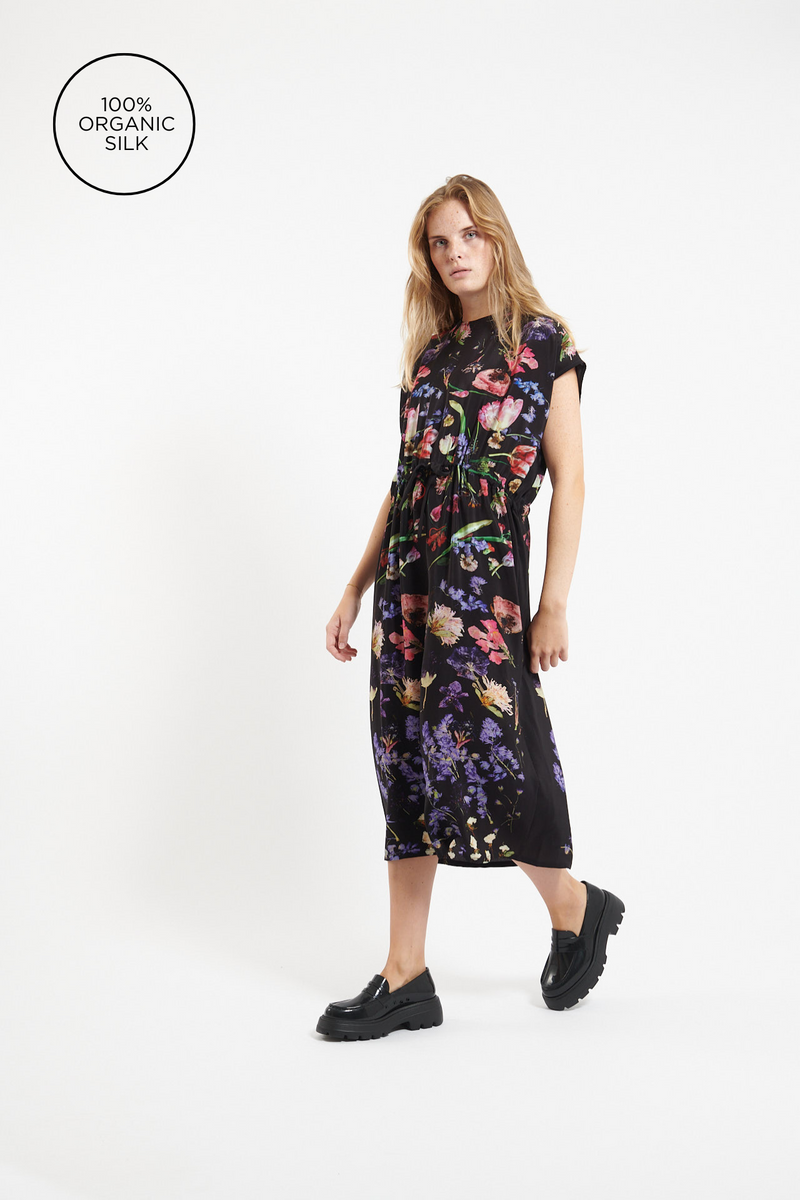 ANNTIAN │ Simple Dress in PRINT I - PRESSED FLOWERS – Anntian Shop